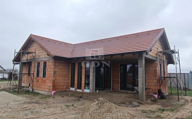 Eladó családi ház, Lajosmizsén 85 M Ft, 4 szobás