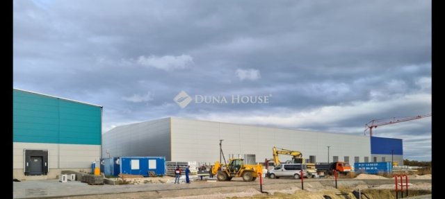 Eladó ipari ingatlan, Martonvásáron 1900 M Ft