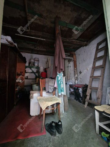 Eladó családi ház, Komáromban 48 M Ft, 3 szobás