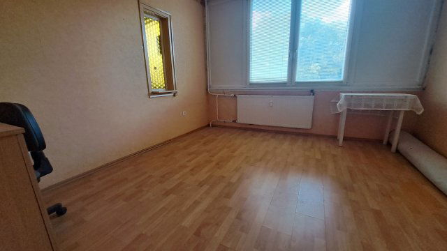 Eladó téglalakás, Nyíregyházán 47.5 M Ft, 3 szobás