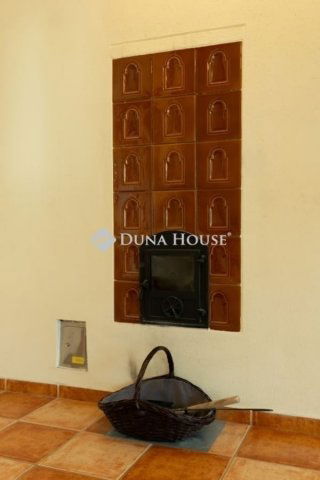 Eladó családi ház, Pécsett 169.9 M Ft, 5+2 szobás