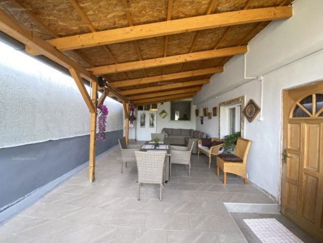 Eladó családi ház, Kaposváron, Zrínyi utcában 26.9 M Ft