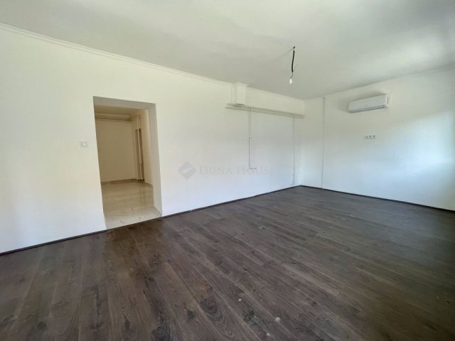 Eladó családi ház, Lőrinciben 54.9 M Ft, 3 szobás