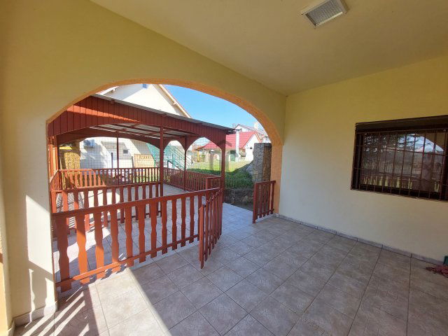 Eladó nyaraló, Zamárdiban 144 M Ft, 5 szobás