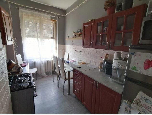 Eladó téglalakás, Dunaújvárosban 33 M Ft, 2 szobás