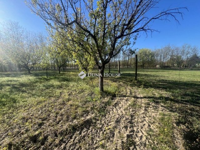 Eladó telek, Helvécián 23 M Ft / költözzbe.hu
