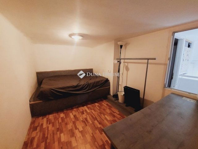 Eladó téglalakás, Budapesten, VIII. kerületben 52.5 M Ft