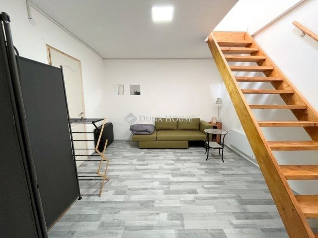 Eladó téglalakás, Budapesten, XX. kerületben 37.9 M Ft, 3 szobás