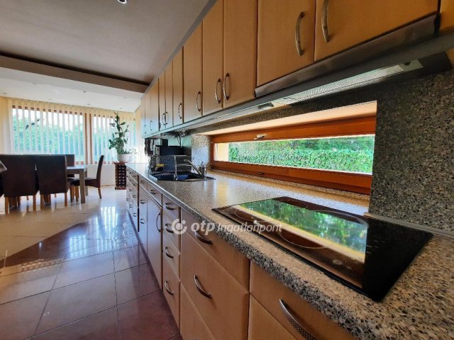 Eladó családi ház, Siófokon 245 M Ft, 2+2 szobás