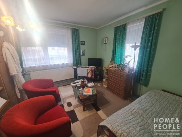 Eladó családi ház, Hódmezővásárhelyen 58 M Ft, 3 szobás