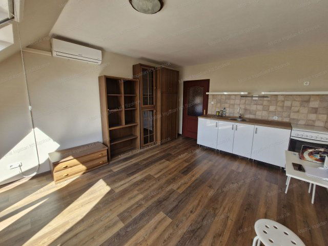 Eladó téglalakás, Szolnokon 22.99 M Ft, 1 szobás