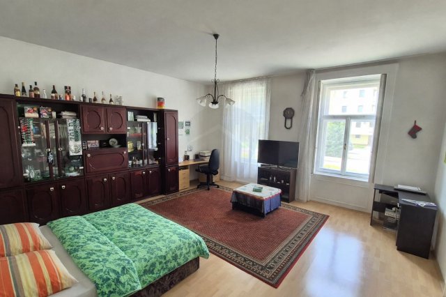 Eladó téglalakás, Baján 34.99 M Ft, 2 szobás