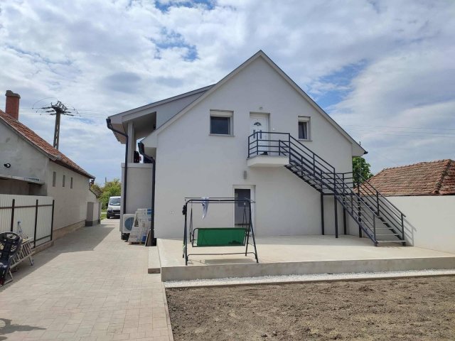 Eladó családi ház, Hajdúszoboszlón 118 M Ft, 5 szobás