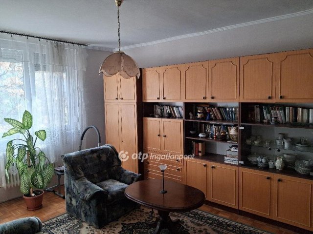 Eladó téglalakás, Győrött 54.9 M Ft, 2 szobás