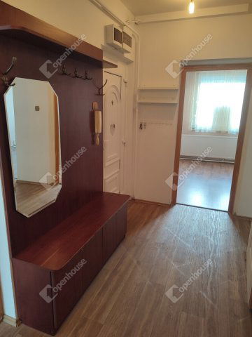 Eladó panellakás, Tatabányán 68.9 M Ft, 4 szobás