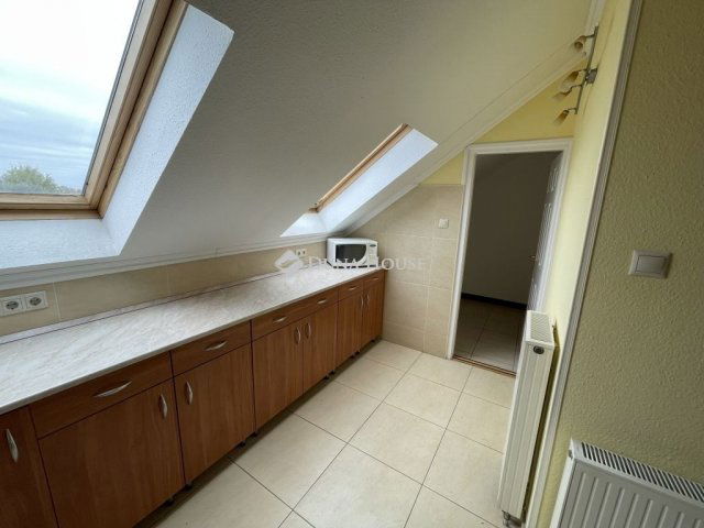 Eladó családi ház, Szabadszálláson 140 M Ft, 5 szobás