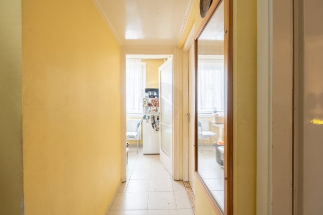 Eladó panellakás, Tatabányán 35.9 M Ft, 3 szobás