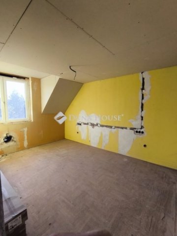 Eladó családi ház, Budapesten, XXI. kerületben 210 M Ft