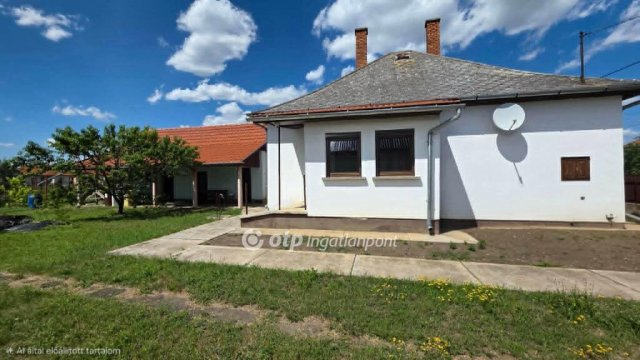 Eladó családi ház, Nádudvaron 35 M Ft, 2 szobás