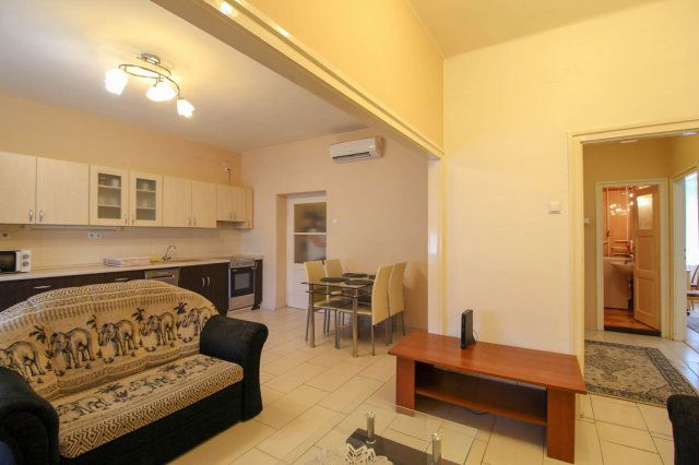 Kiadó téglalakás, albérlet, Debrecenben 350 E Ft / hó, 4 szobás