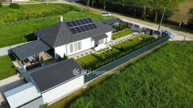 Eladó családi ház, Soboron 129.9 M Ft, 3 szobás