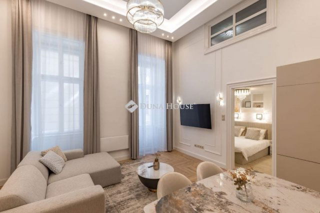 Eladó téglalakás, Budapesten, V. kerületben 159.9 M Ft, 3 szobás