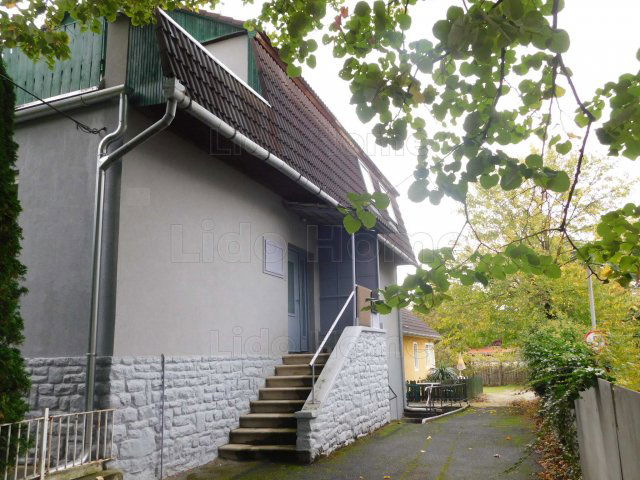 Eladó családi ház, Hévízen 103.341 M Ft, 11 szobás