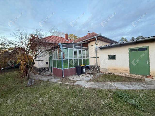 Eladó családi ház, Zalaegerszegen 33 M Ft, 2 szobás