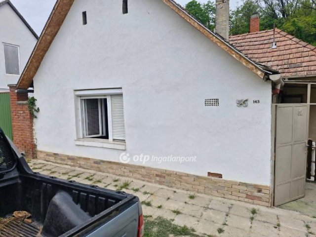 Eladó családi ház, Szekszárdon 29.9 M Ft, 2+1 szobás