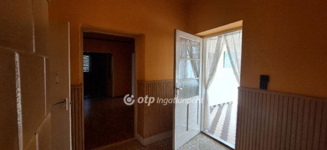 Eladó családi ház, Tabdin 17.5 M Ft, 3 szobás