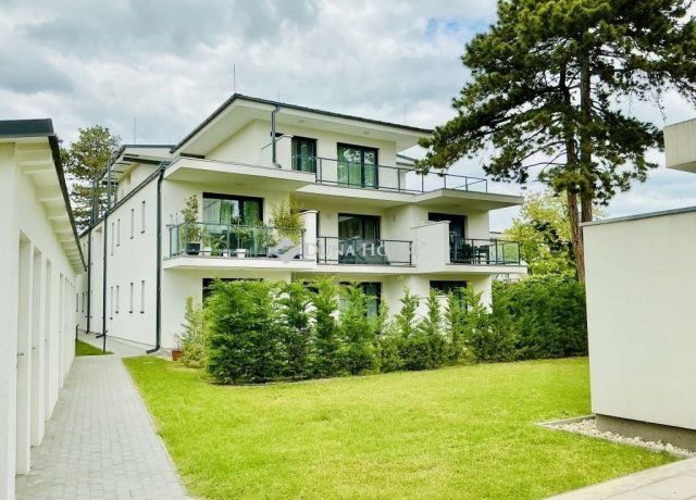 Eladó téglalakás, Siófokon 249 M Ft, 4 szobás