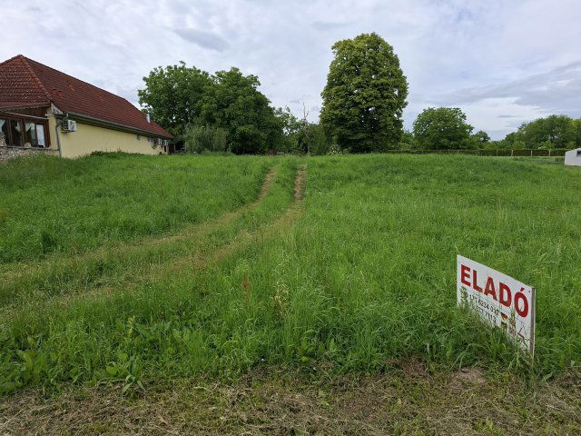 Eladó telek, Alsópáhokon 18 M Ft / költözzbe.hu