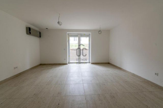 Eladó téglalakás, Székesfehérvárott 65 M Ft, 3 szobás