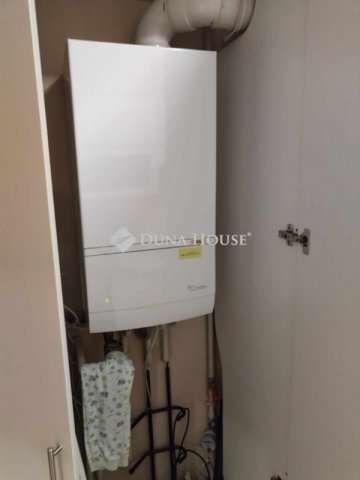 Kiadó téglalakás, albérlet, Pécsett 270 E Ft / hó, 4 szobás