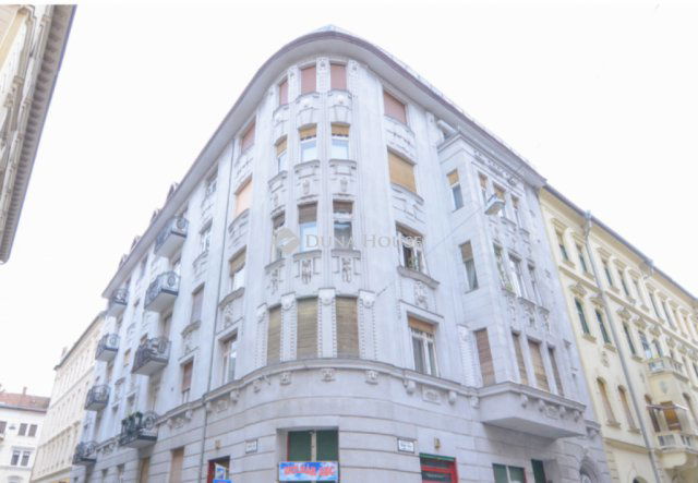 Eladó téglalakás, Budapesten, V. kerületben, Molnár utcában