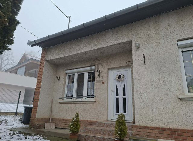 Eladó családi ház, Gödöllőn 124.9 M Ft, 6 szobás