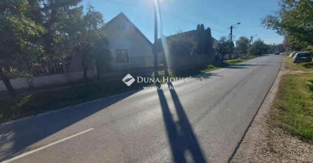 Eladó családi ház, Szentmártonkátán 27 M Ft, 2 szobás