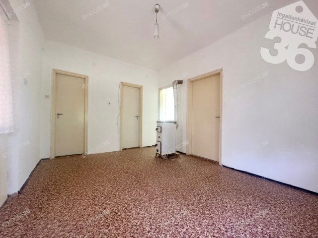 Eladó nyaraló, Lakitelken 17.8 M Ft, 1 szobás