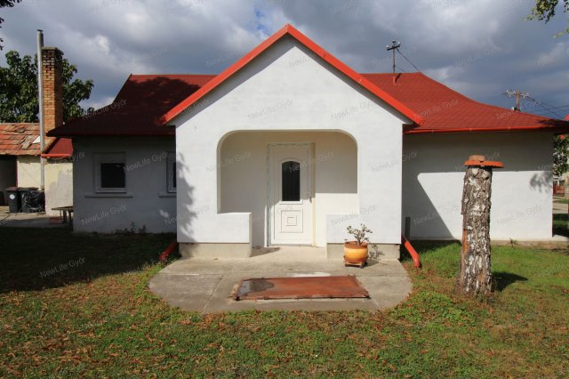 Eladó családi ház, Győrságon 37.5 M Ft, 3 szobás
