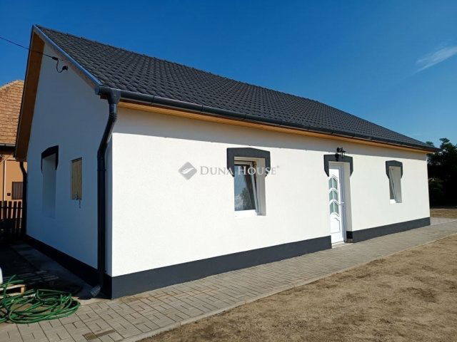 Eladó családi ház, Abonyban 34.9 M Ft, 3 szobás