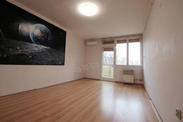 Eladó téglalakás, Orosházán 19.5 M Ft, 2 szobás