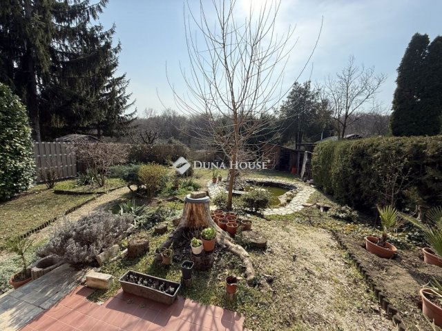 Eladó ikerház, Dunaújvárosban 89.99 M Ft, 6 szobás