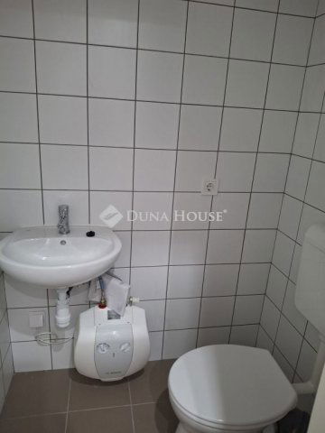 Kiadó üzlethelyiség, Gyöngyösön 110 E Ft / hó