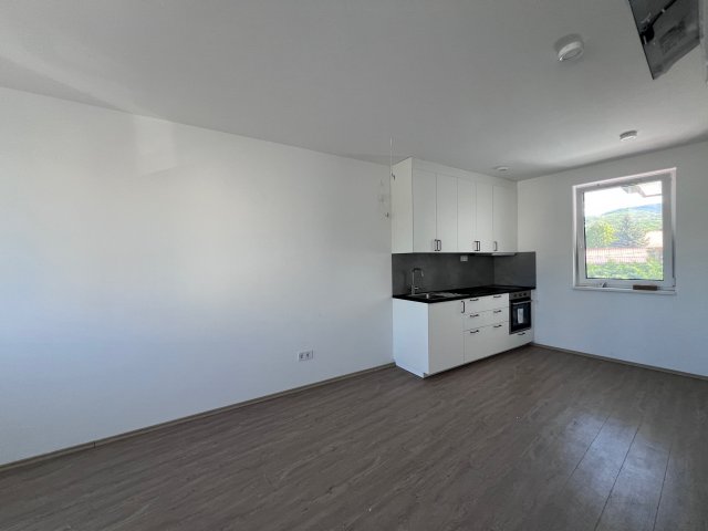 Kiadó téglalakás, albérlet, Esztergomban 220 E Ft / hó