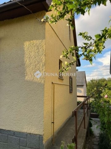 Eladó családi ház, Lábatlanon 59.99 M Ft, 3 szobás