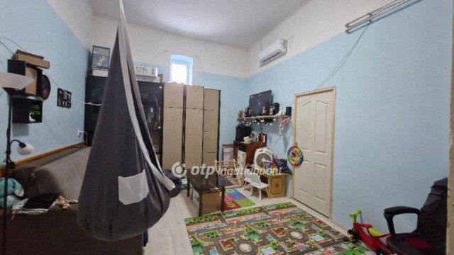 Eladó téglalakás, Nagykőrösön 50 M Ft, 3 szobás