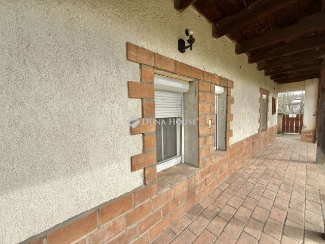 Eladó családi ház, Németkéren 21 M Ft, 3 szobás