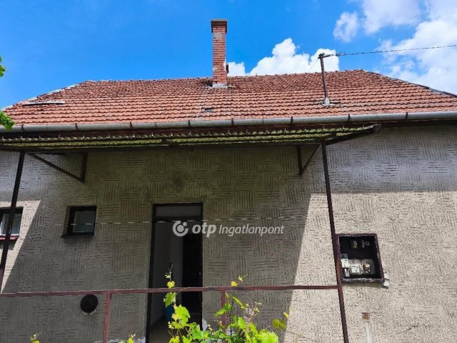 Eladó családi ház, Szeghalmon 16 M Ft, 4 szobás