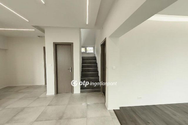 Eladó családi ház, Gyenesdiáson 139 M Ft, 4+1 szobás