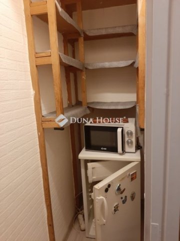 Eladó panellakás, Kecskeméten 39.5 M Ft, 1 szobás
